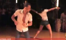 Cómo se baila bachata