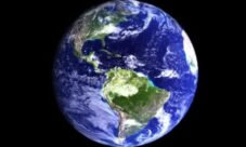 Fuerza centrífuga en la rotación de la tierra