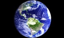 Fuerza centrífuga en la Tierra